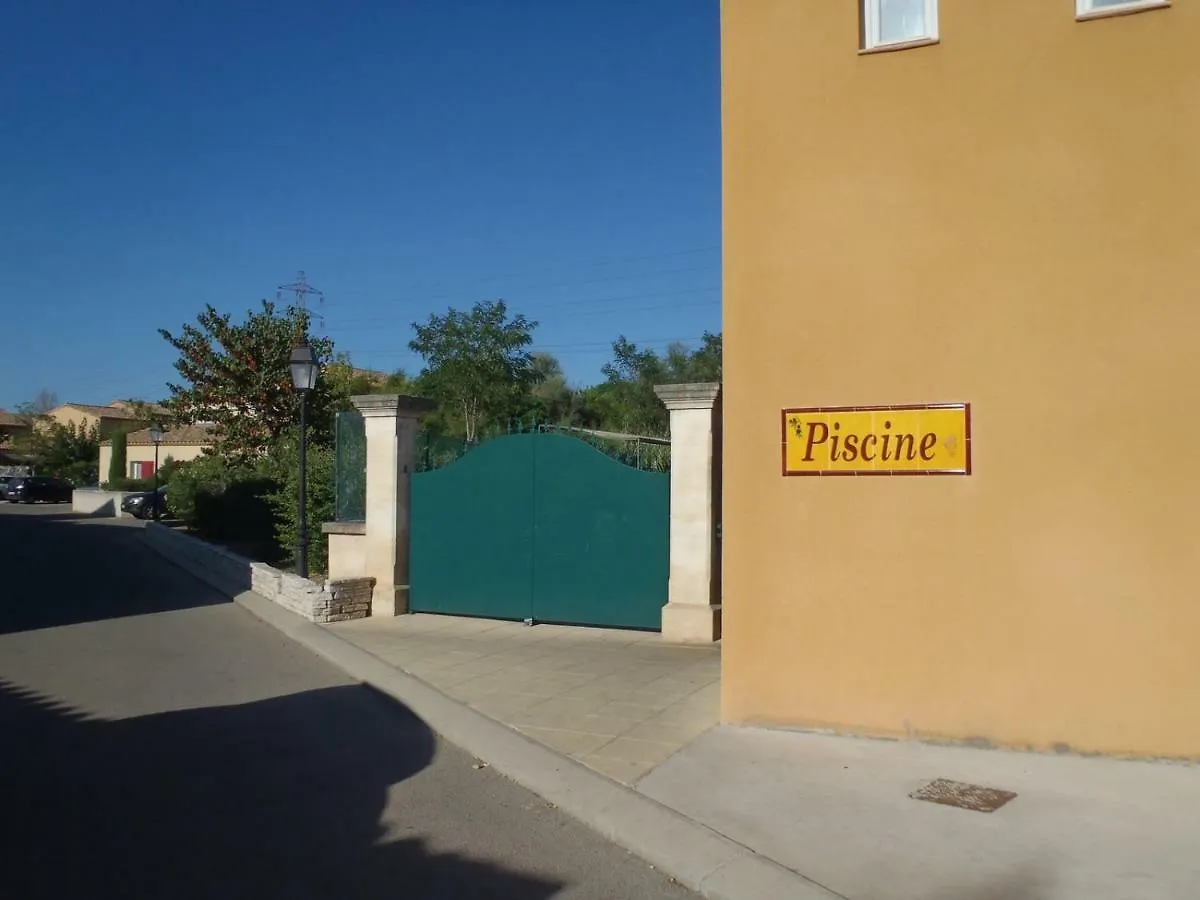 Appartement Dans La Residence Les Mazets De Camargue Arles