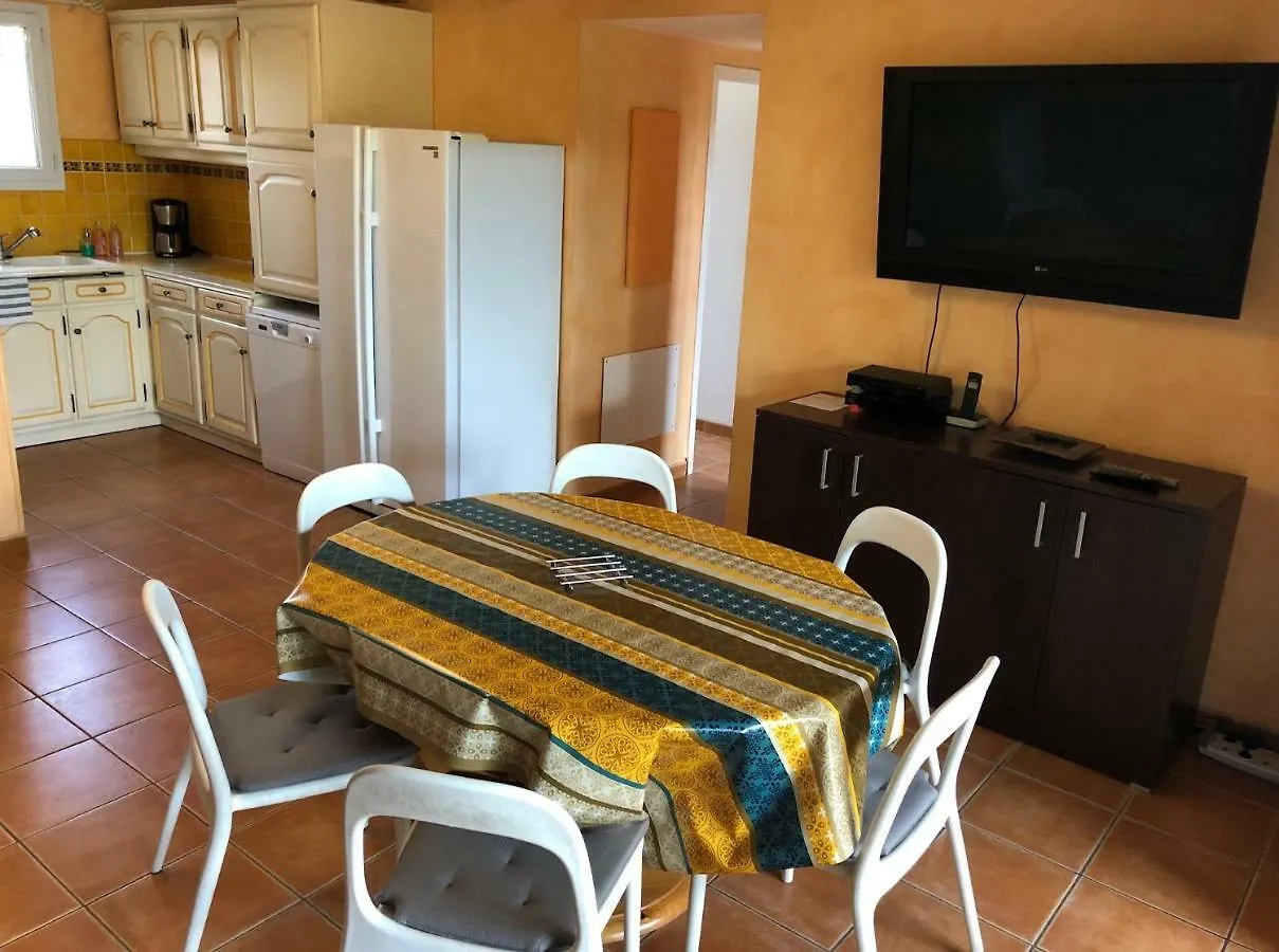 Appartement Dans La Residence Les Mazets De Camargue Arles